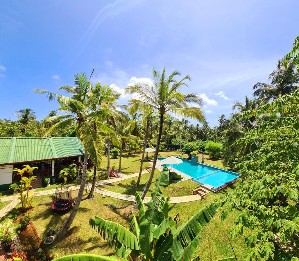 Hotel Bounty Ambalangoda  Esterno foto